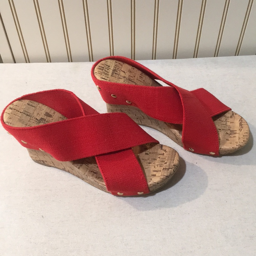 Slide in wedge